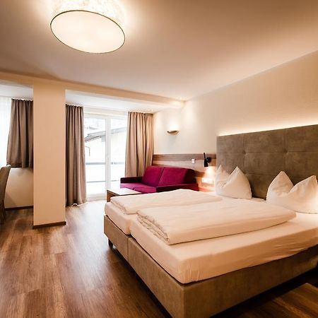 Aparthotel Dorfplatzl Garni Tux Esterno foto