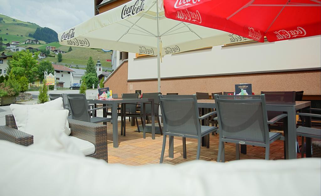 Aparthotel Dorfplatzl Garni Tux Esterno foto
