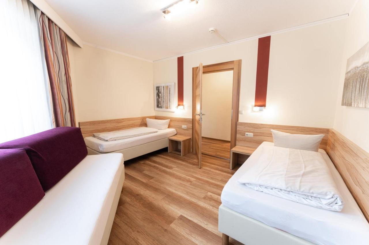 Aparthotel Dorfplatzl Garni Tux Esterno foto