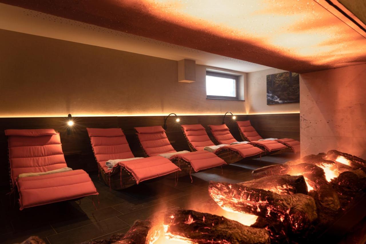 Aparthotel Dorfplatzl Garni Tux Esterno foto