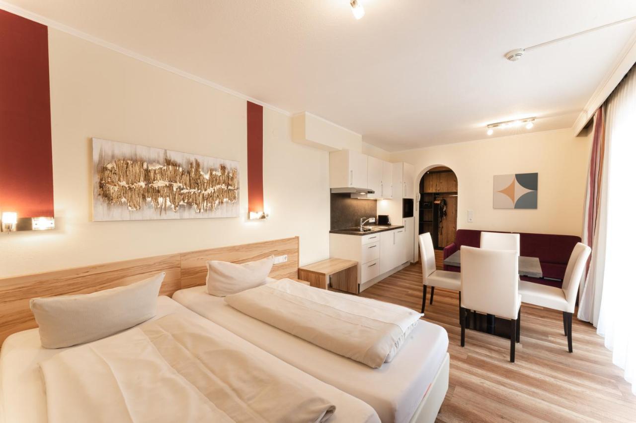 Aparthotel Dorfplatzl Garni Tux Esterno foto