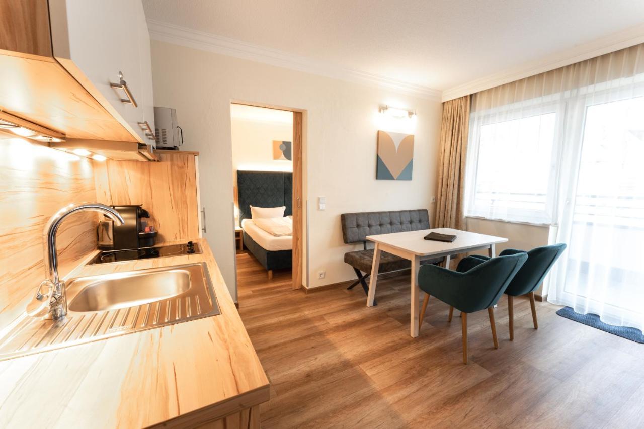 Aparthotel Dorfplatzl Garni Tux Esterno foto