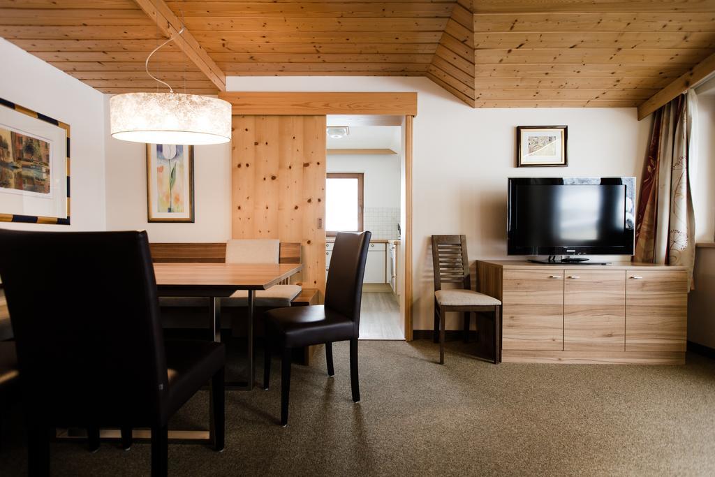 Aparthotel Dorfplatzl Garni Tux Camera foto