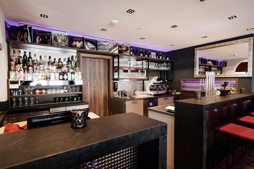 Aparthotel Dorfplatzl Garni Tux Esterno foto