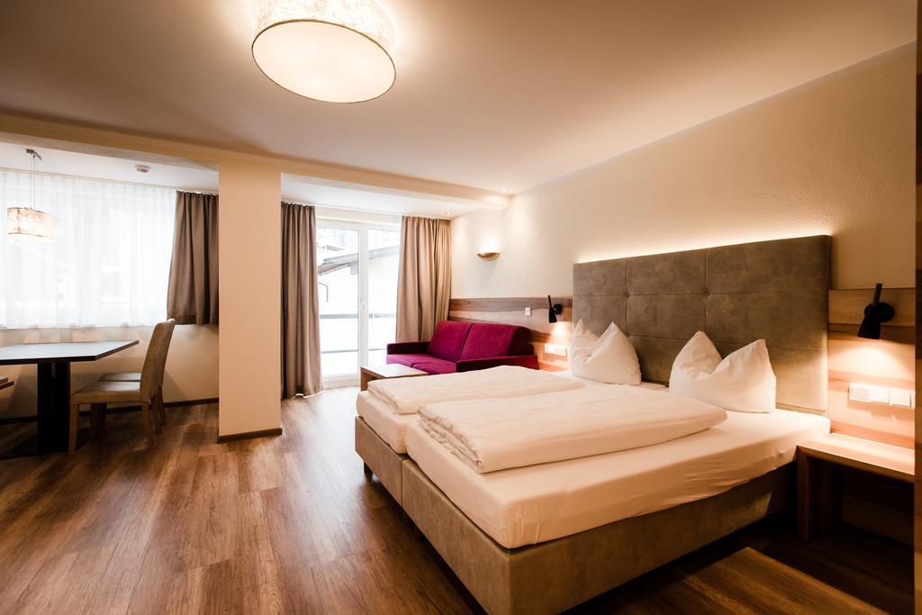 Aparthotel Dorfplatzl Garni Tux Esterno foto