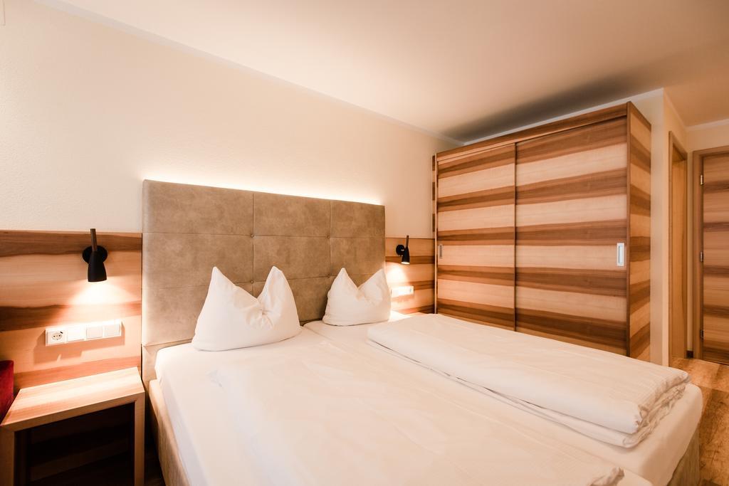 Aparthotel Dorfplatzl Garni Tux Esterno foto