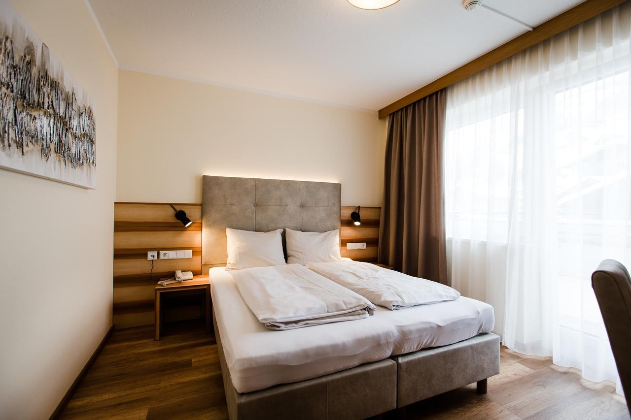 Aparthotel Dorfplatzl Garni Tux Esterno foto