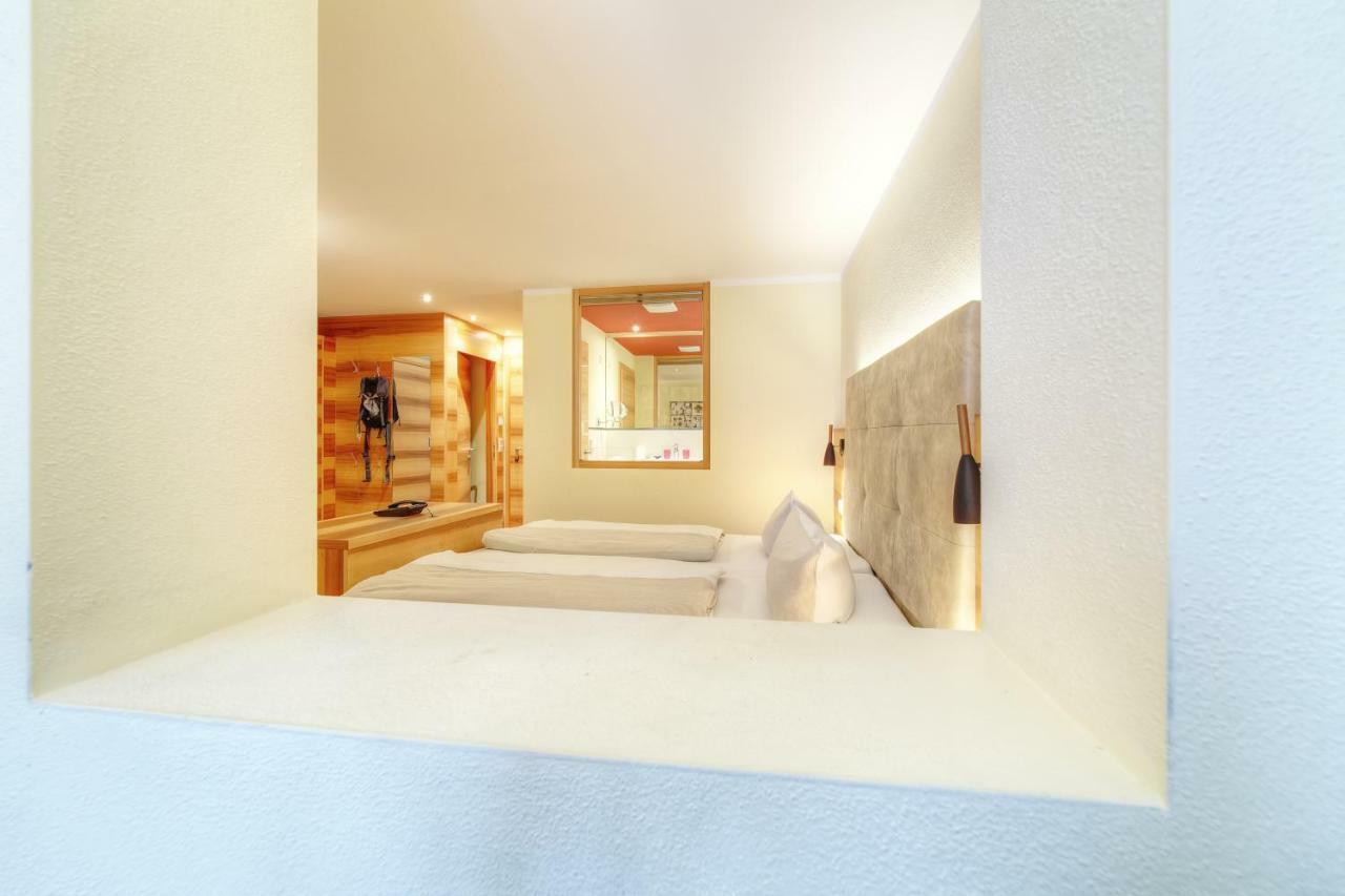 Aparthotel Dorfplatzl Garni Tux Esterno foto