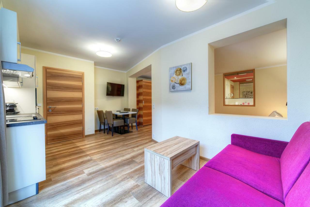 Aparthotel Dorfplatzl Garni Tux Esterno foto